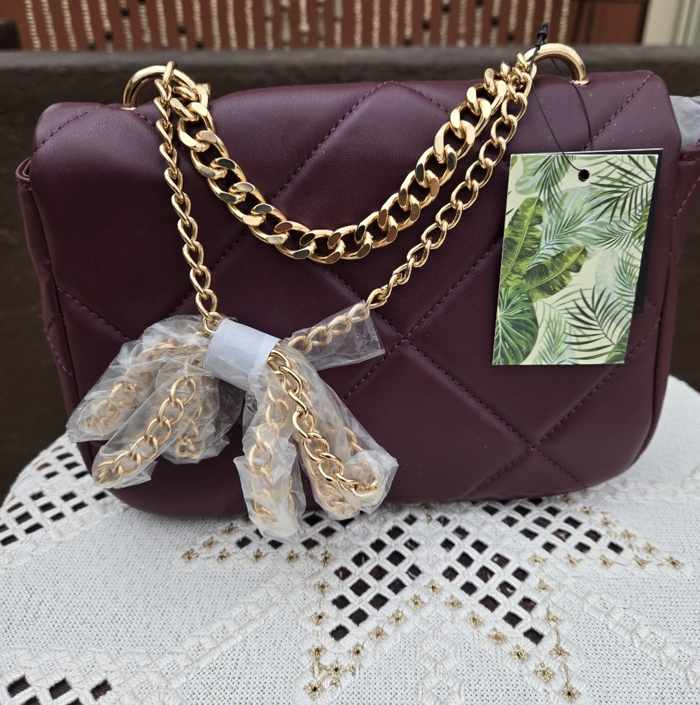 Badgley Mischka Elegant Plum Diamond Quilted Bag - Picture 2 of 11